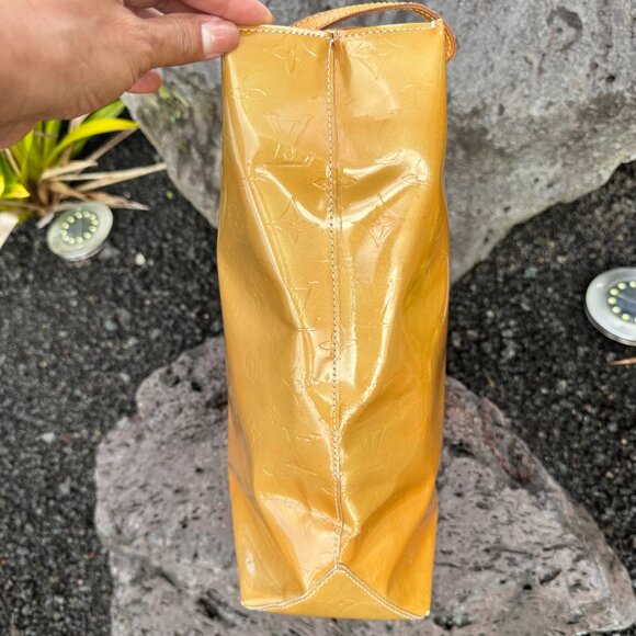 Louis Vuitton Reade Tote MM Leather Monogram Vernis Yellow Gold - Picture 6 of 17